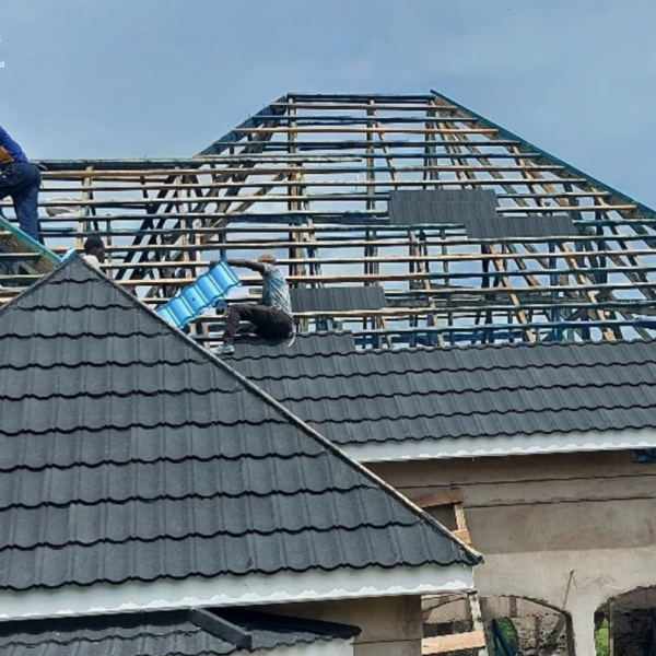 China Best Price Building Materials Colorful Stone Coated Metal Roof Tiles