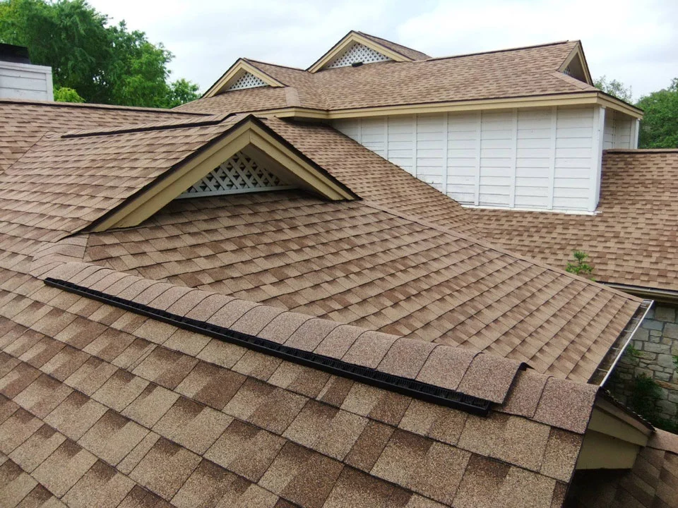 Fiberglass Asphalt/Bitumen Roof Shingles for Cement and Wooden Roof Fiberglass Asphalt/Bitumen Roof Shingles for Cement and Wooden Roof